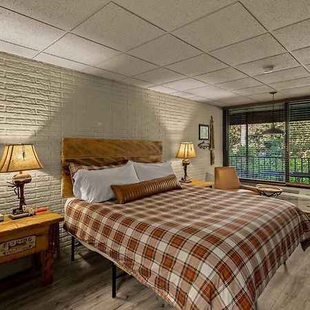 Stonegate Lodge King Bed Wifi 50In Roku Tv Salt Water Pool Room #102 尤里卡斯普林斯 外观 照片