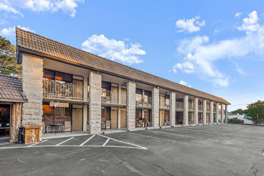 Stonegate Lodge King Bed Wifi 50In Roku Tv Salt Water Pool Room #102 尤里卡斯普林斯 外观 照片