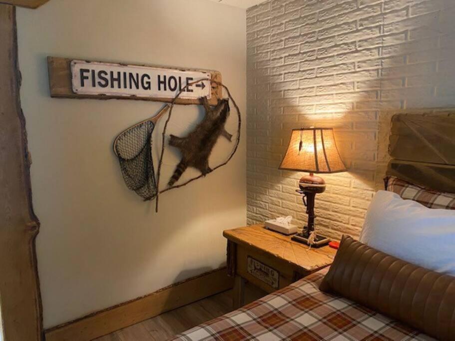 Stonegate Lodge King Bed Wifi 50In Roku Tv Salt Water Pool Room #102 尤里卡斯普林斯 外观 照片